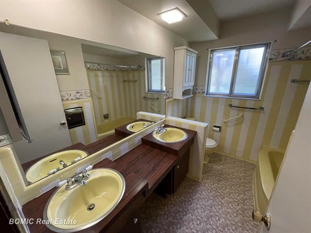 Builiding view twelve for 37134 Almont  East, Sterling Heights, MI. 48310