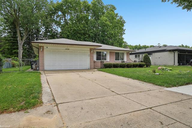 Builiding view thirty five for 37266 Tamarack, Sterling Heights, MI. 48310