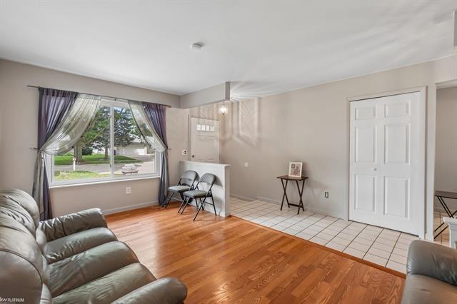 Builiding view thirty one for 37266 Tamarack, Sterling Heights, MI. 48310