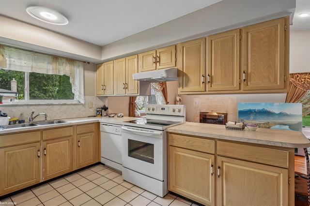 Builiding view twenty four for 37266 Tamarack, Sterling Heights, MI. 48310