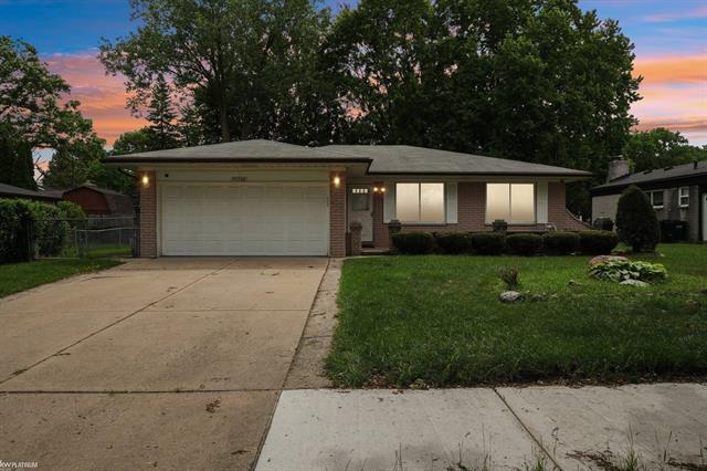 front view for 37266 Tamarack Dr, Sterling Heights, Mi. 48310