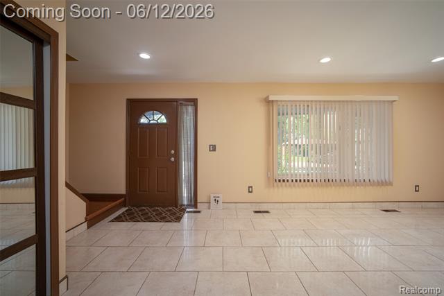 Builiding view four for 5061 Temple, Sterling Heights, MI. 48310