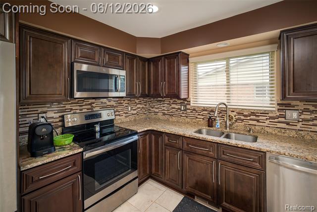 Builiding view six for 5061 Temple, Sterling Heights, MI. 48310
