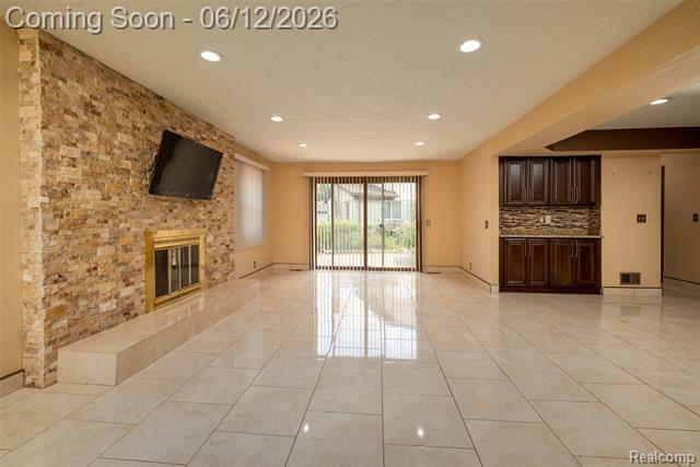 Builiding view ten for 5061 Temple, Sterling Heights, MI. 48310