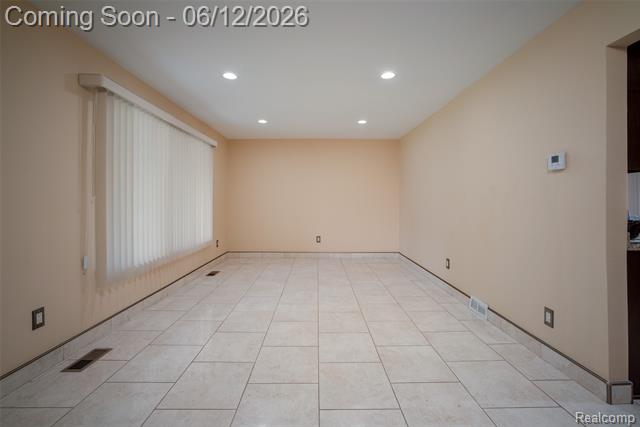 Builiding view two for 5061 Temple, Sterling Heights, MI. 48310