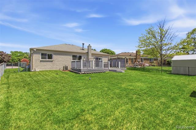 Builiding view twenty four for 37729 Fieldcrest Lan, Sterling Heights, MI. 48312