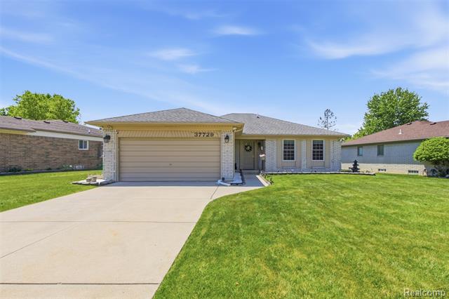 front view for 37729 Fieldcrest Lan, Sterling Heights, Mi. 48312