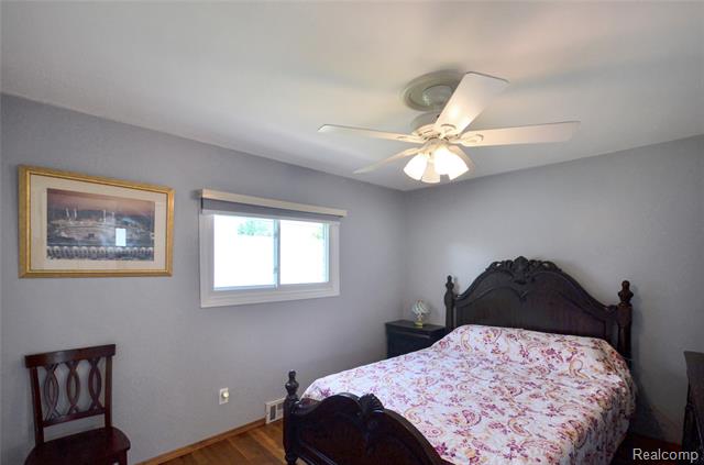 Builiding view sixteen for 37653 Longacre, Sterling Heights, MI. 48312