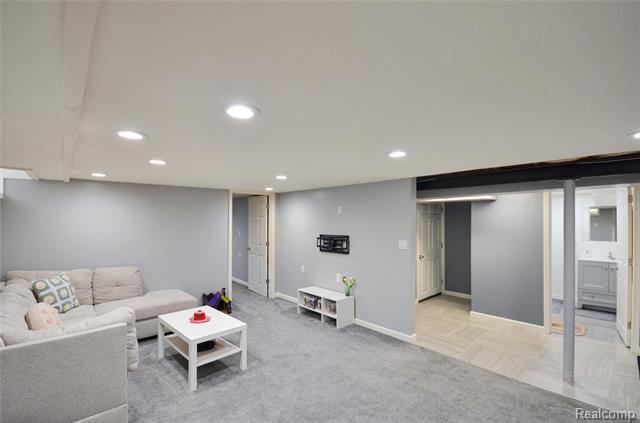 Builiding view twenty six for 37653 Longacre, Sterling Heights, MI. 48312