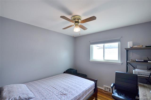 Builiding view twenty three for 37653 Longacre, Sterling Heights, MI. 48312