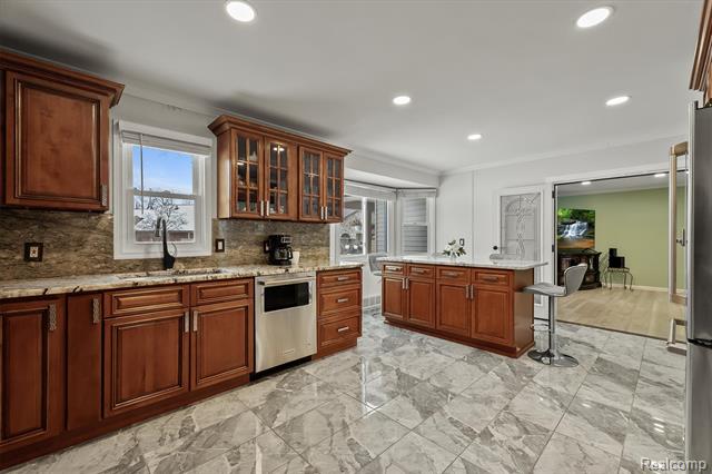 Builiding view eleven for 15500 Millar, Clinton Township, MI. 48036