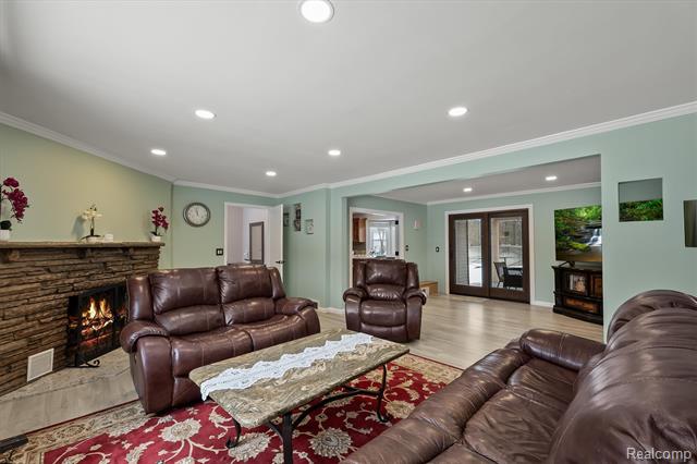 Builiding view seven for 15500 Millar, Clinton Township, MI. 48036