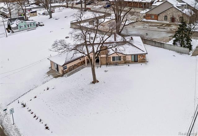 Builiding view twenty three for 15500 Millar, Clinton Township, MI. 48036