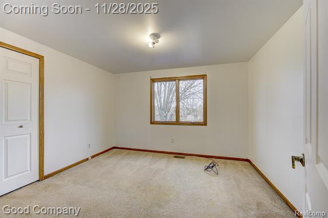 Builiding view twenty five for 38092 Westchester Ro, Sterling Heights, MI. 48310