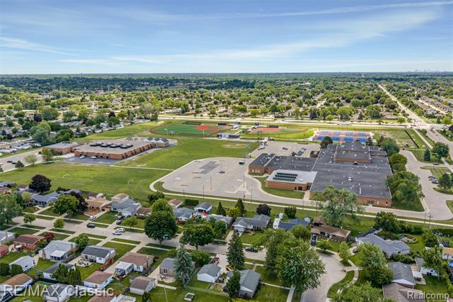 Builiding view thirty three for 11789 Danforth, Sterling Heights, MI. 48312