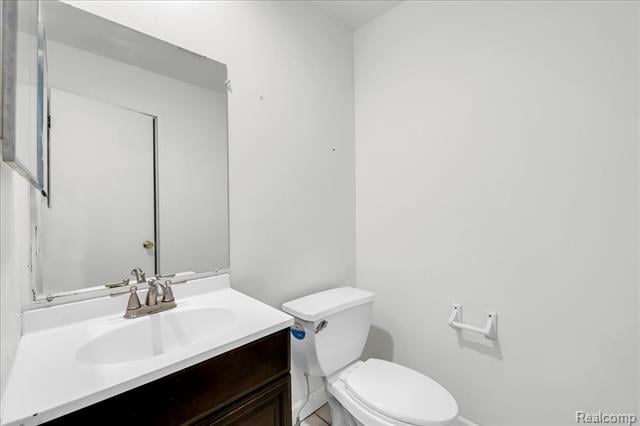 Builiding view eighteen for 13900 Camelot, Sterling Heights, MI. 48312