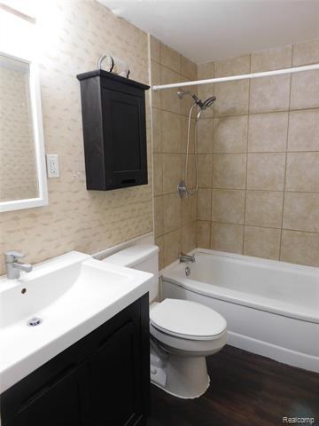 Builiding view fourteen for 21367 Wendell, Clinton Township, MI. 48036