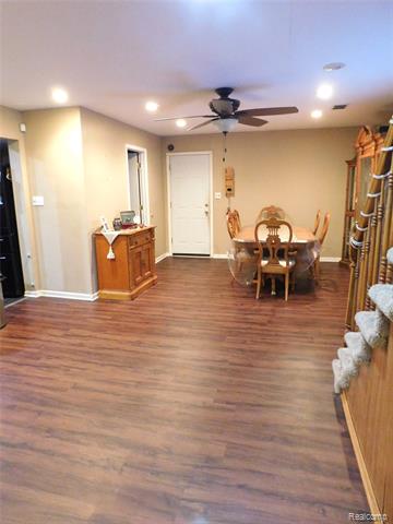 Builiding view nineteen for 21367 Wendell, Clinton Township, MI. 48036