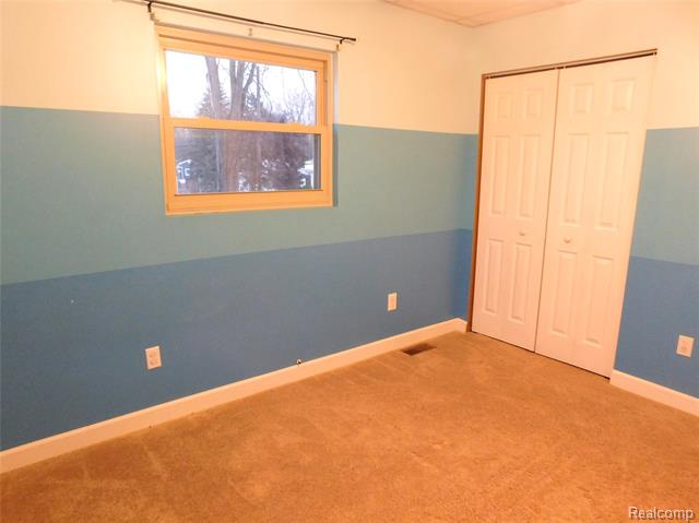 Builiding view thirty for 21367 Wendell, Clinton Township, MI. 48036