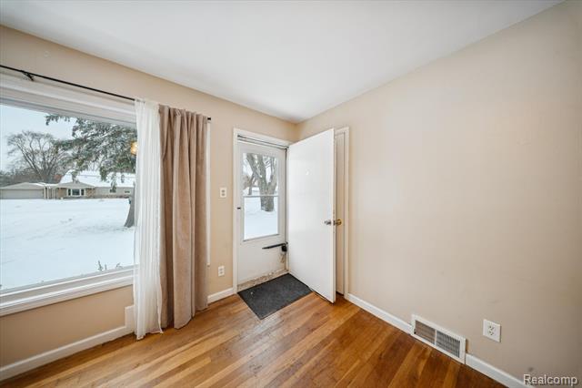 Builiding view nine for 21376 Wendell, Clinton Township, MI. 48036