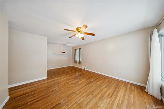 Builiding view ten for 21376 Wendell, Clinton Township, MI. 48036