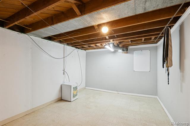 Builiding view twenty eight for 21376 Wendell, Clinton Township, MI. 48036