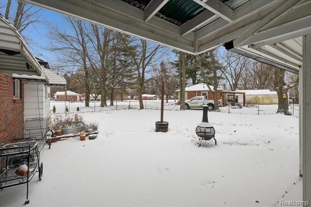 Builiding view twenty nine for 21376 Wendell, Clinton Township, MI. 48036