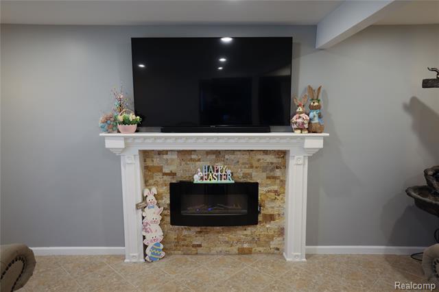 Builiding view eighteen for 38684 Pinebrook, Sterling Heights, MI. 48310