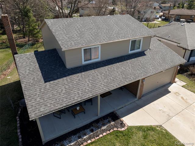 Builiding view fifty two for 38684 Pinebrook, Sterling Heights, MI. 48310