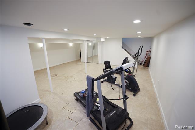 Builiding view forty five for 38684 Pinebrook, Sterling Heights, MI. 48310