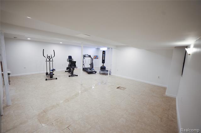 Builiding view forty four for 38684 Pinebrook, Sterling Heights, MI. 48310