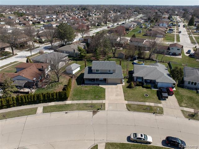Builiding view forty nine for 38684 Pinebrook, Sterling Heights, MI. 48310