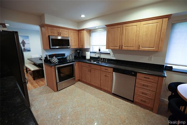 Builiding view twenty two for 38684 Pinebrook, Sterling Heights, MI. 48310