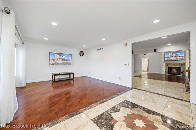 Builiding view eight for 38327 Sleigh, Sterling Heights, MI. 48310