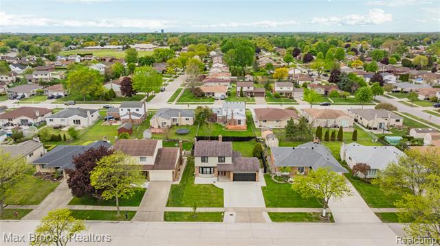 Builiding view forty seven for 38327 Sleigh, Sterling Heights, MI. 48310