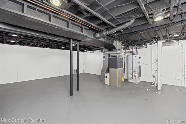 Builiding view forty two for 38327 Sleigh, Sterling Heights, MI. 48310