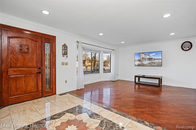 Builiding view seven for 38327 Sleigh, Sterling Heights, MI. 48310