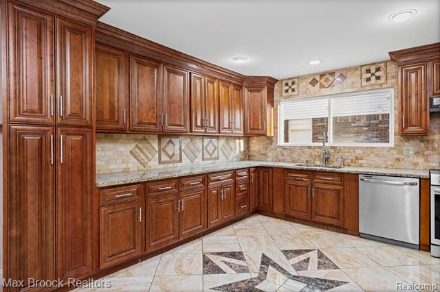 Builiding view seventeen for 38327 Sleigh, Sterling Heights, MI. 48310