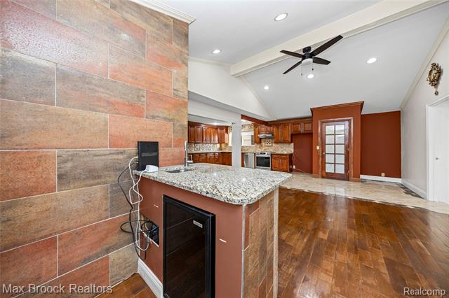 Builiding view twenty four for 38327 Sleigh, Sterling Heights, MI. 48310