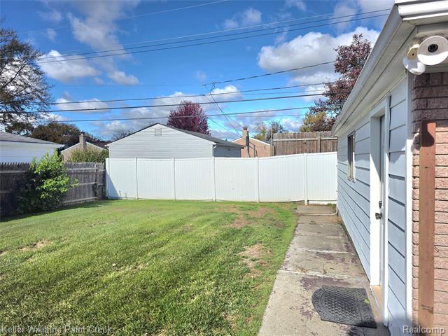 Builiding view nine for 13311 Picadilly, Sterling Heights, MI. 48312
