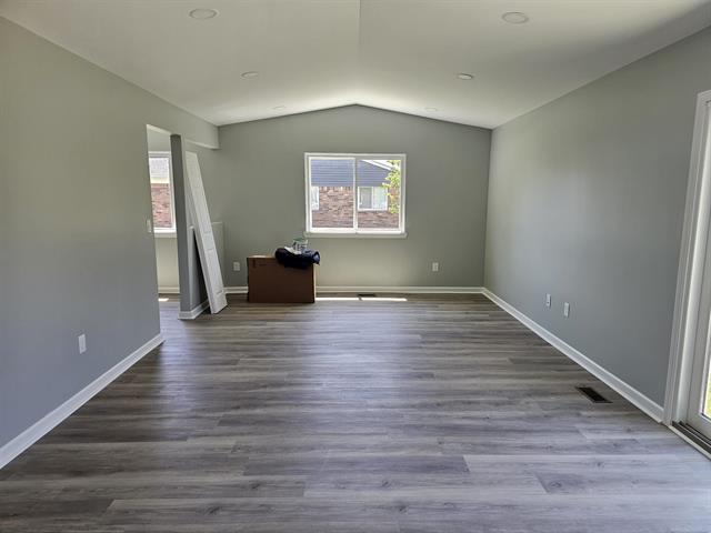 Builiding view four for 37971 Dor Sal, Sterling Heights, MI. 48312