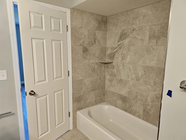 Builiding view thirteen for 37971 Dor Sal, Sterling Heights, MI. 48312