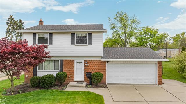 front view for 11142 Plumbrook Road, Sterling Heights, Mi. 48312
