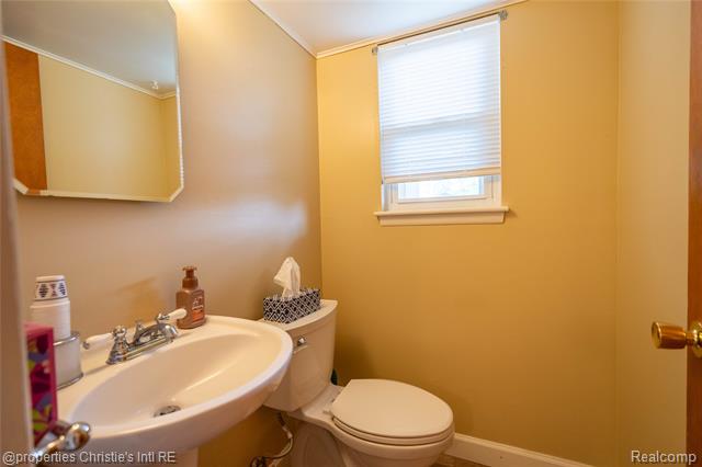 Builiding view eleven for 11675 Monsbrook Cour, Sterling Heights, MI. 48312