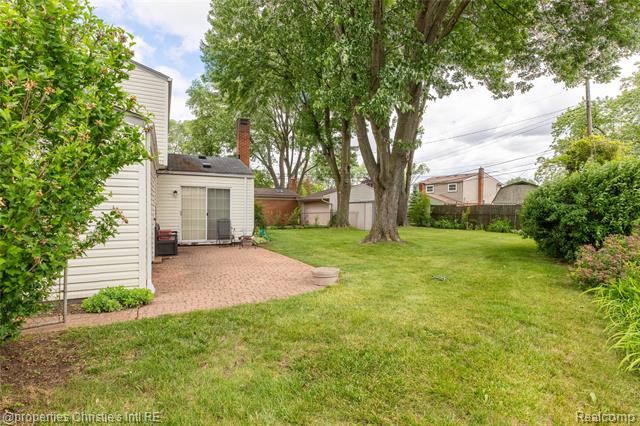 Builiding view fifteen for 11675 Monsbrook Cour, Sterling Heights, MI. 48312