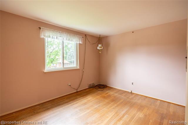 Builiding view six for 11675 Monsbrook Cour, Sterling Heights, MI. 48312