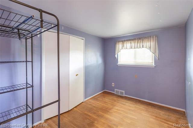 Builiding view ten for 11675 Monsbrook Cour, Sterling Heights, MI. 48312