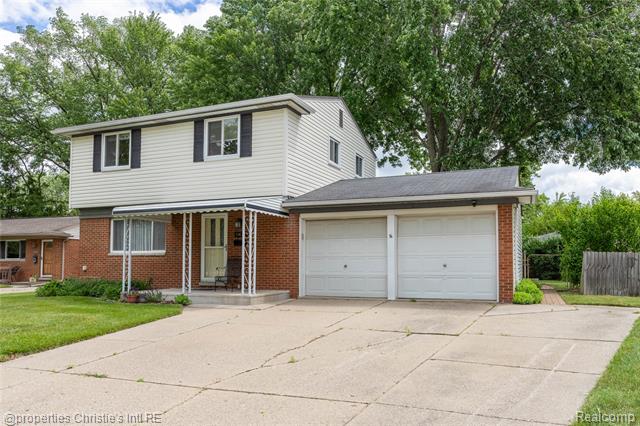 Builiding view thirteen for 11675 Monsbrook Cour, Sterling Heights, MI. 48312