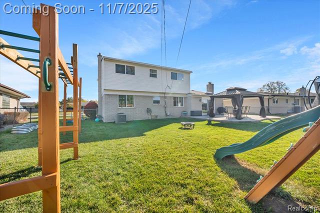 Builiding view fifty one for 11401 Anna Lisa, Sterling Heights, MI. 48312