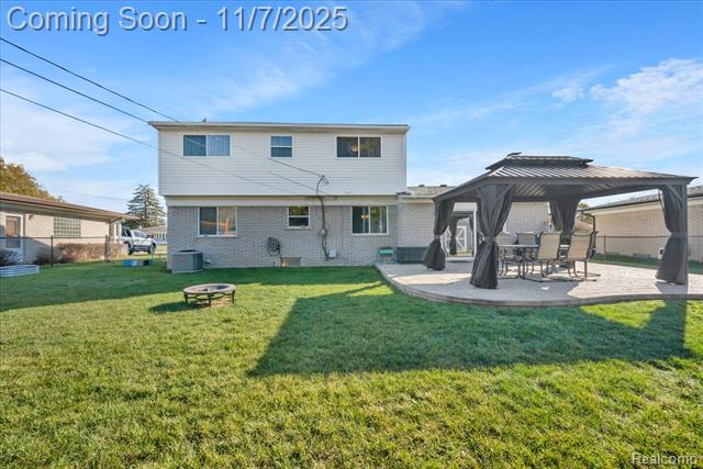 Builiding view fifty three for 11401 Anna Lisa, Sterling Heights, MI. 48312